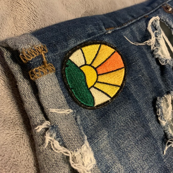 American Eagle High Rise Shorts size 4 - Picture 3 of 5